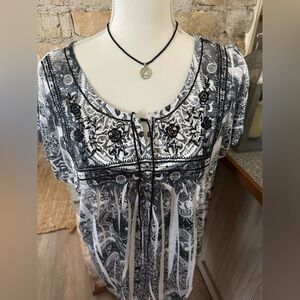 Apt. 9 Black and White Embroidered Blouse